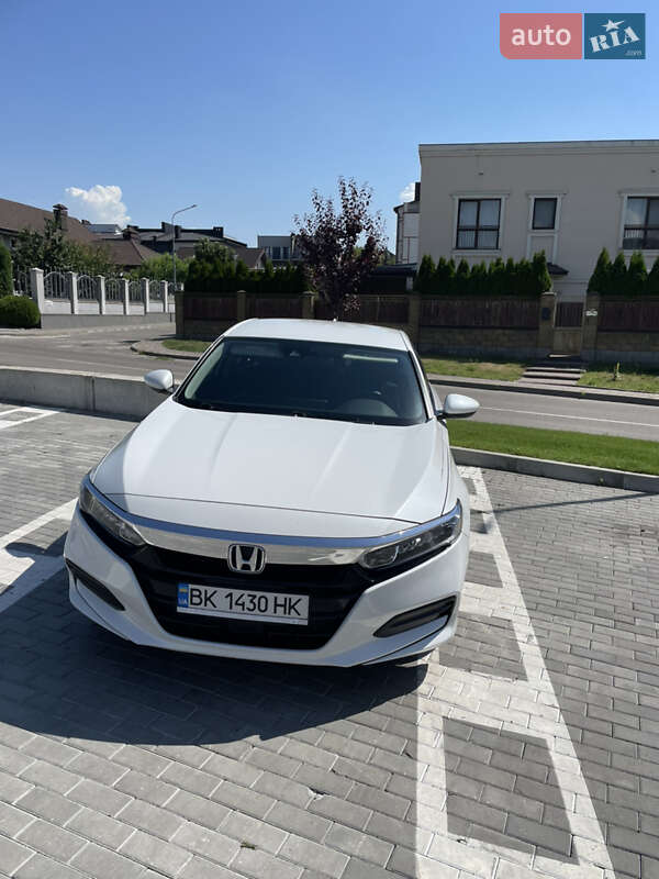 Седан Honda Accord 2018 в Ровно