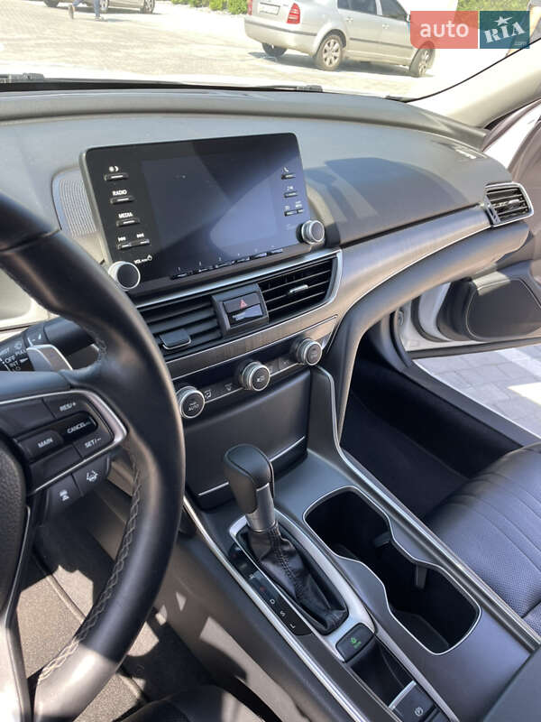 Седан Honda Accord 2018 в Ровно