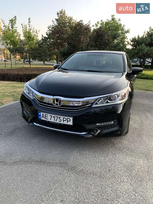 Седан Honda Accord 2016 в Днепре
