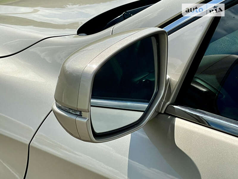 Седан Honda Accord 2013 в Ровно