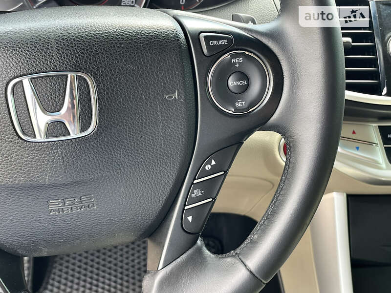 Седан Honda Accord 2013 в Ровно