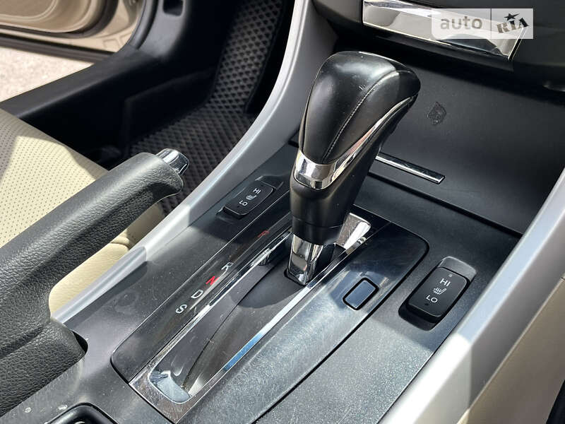 Седан Honda Accord 2013 в Ровно