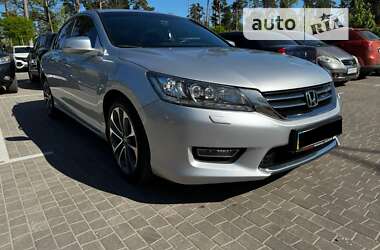 Седан Honda Accord 2013 в Бучі