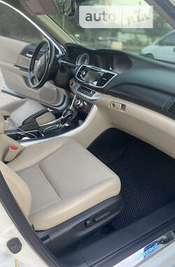 Седан Honda Accord 2012 в 