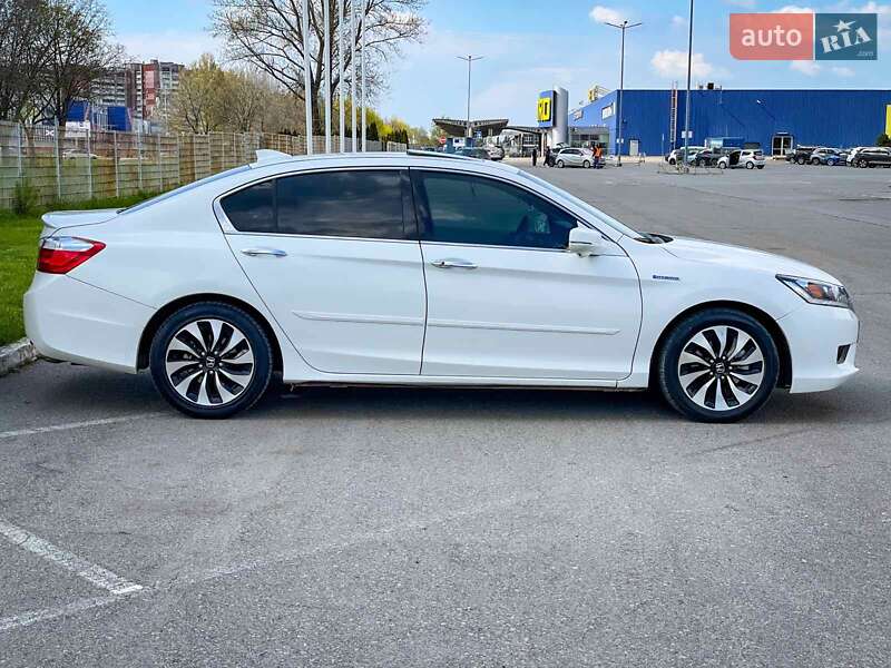 Седан Honda Accord 2015 в Дніпрі