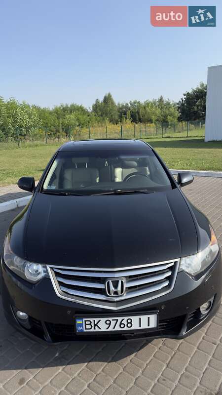 Седан Honda Accord 2009 в Рівному