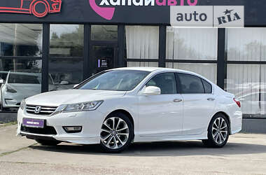 Седан Honda Accord 2013 в Киеве