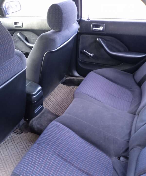 Седан Honda Accord 1993 в Мені