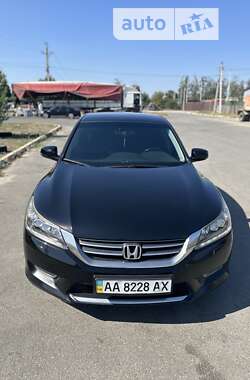 Седан Honda Accord 2013 в Києві