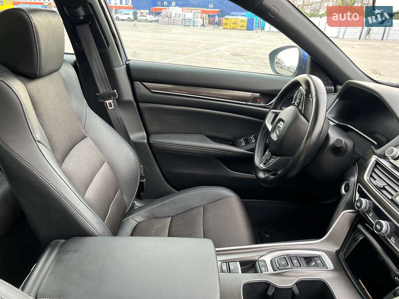 Седан Honda Accord 2020 в Киеве