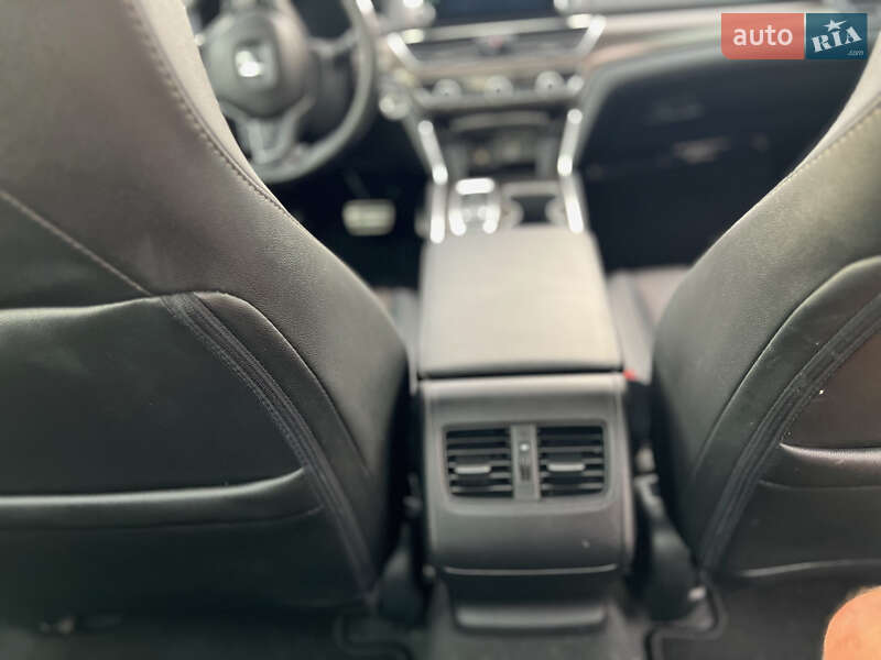 Седан Honda Accord 2020 в Киеве