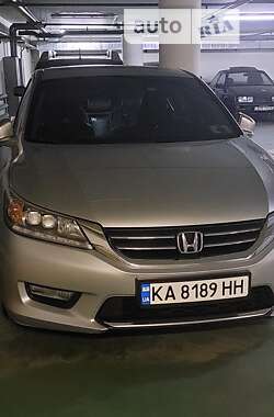 Седан Honda Accord 2013 в Києві