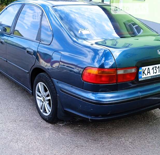 Седан Honda Accord 1993 в Мені