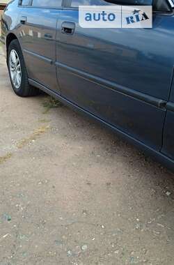 Седан Honda Accord 1993 в 