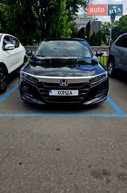 Седан Honda Accord 2018 в Киеве