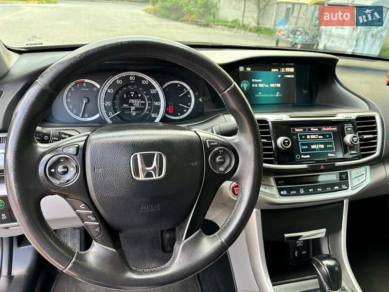 Седан Honda Accord 2014 в Львові