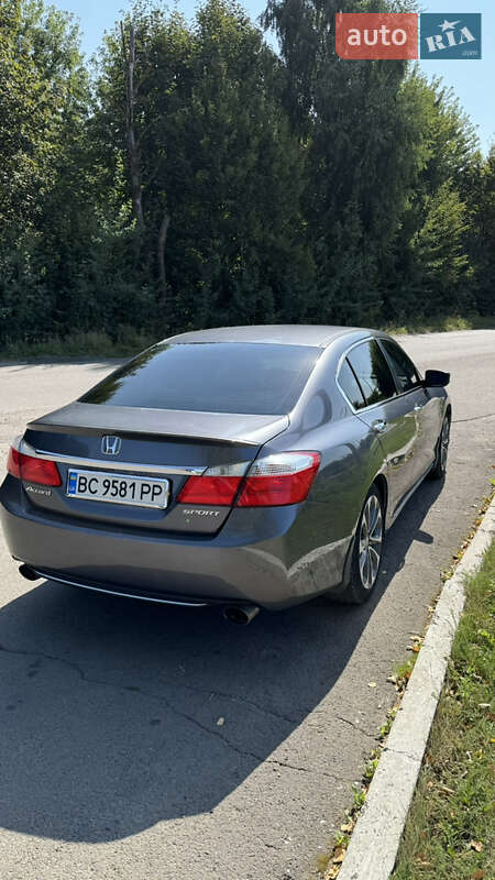 Седан Honda Accord 2015 в Львове