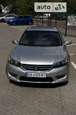 Седан Honda Accord 2013 в Киеве