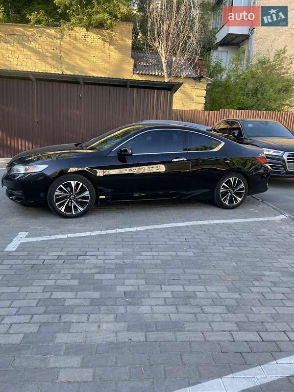 Купе Honda Accord 2015 в Києві