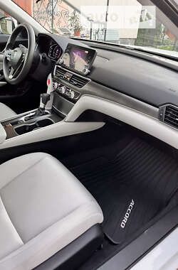 Седан Honda Accord 2018 в 