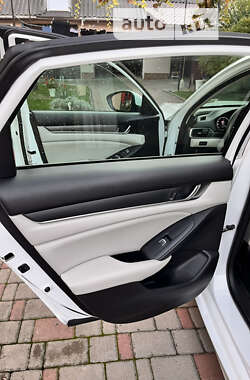 Седан Honda Accord 2018 в 