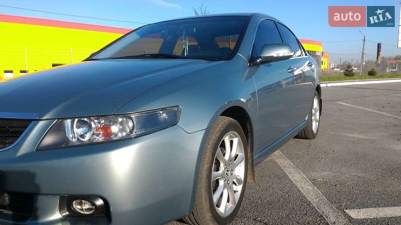 Седан Honda Accord 2004 в Черновцах