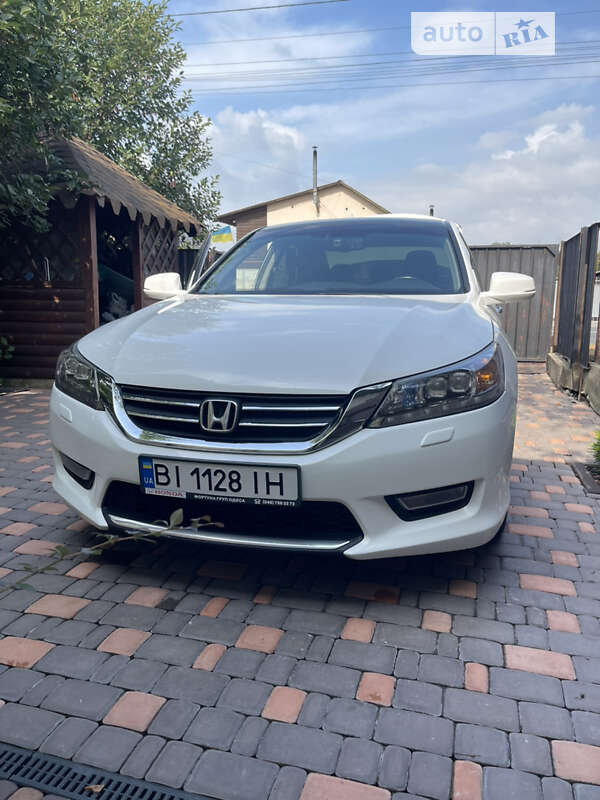 Седан Honda Accord 2013 в Полтаві