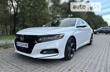 Седан Honda Accord 2018 в Киеве