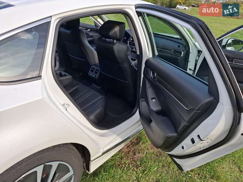 Седан Honda Accord 2021 в Киеве