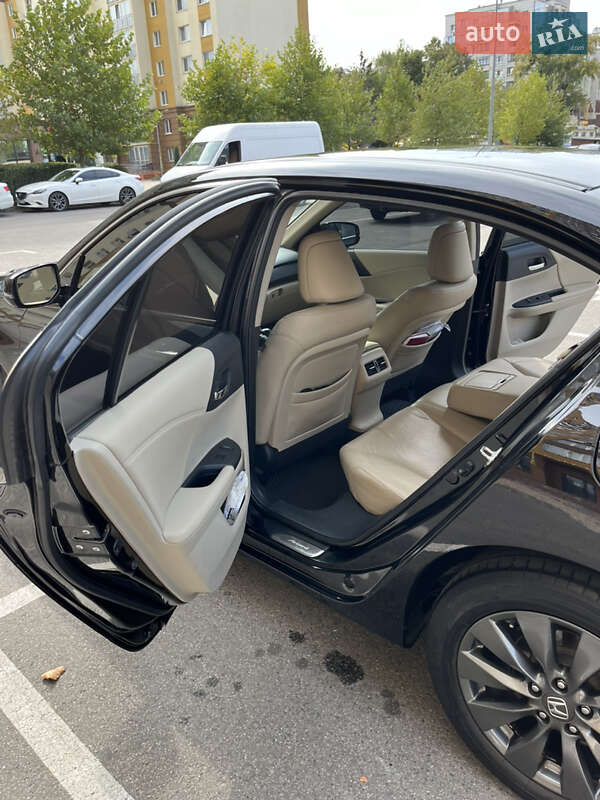 Седан Honda Accord 2013 в Вишневом