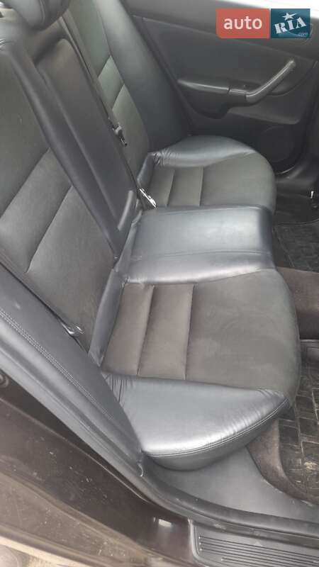 Седан Honda Accord 2006 в Турбовом