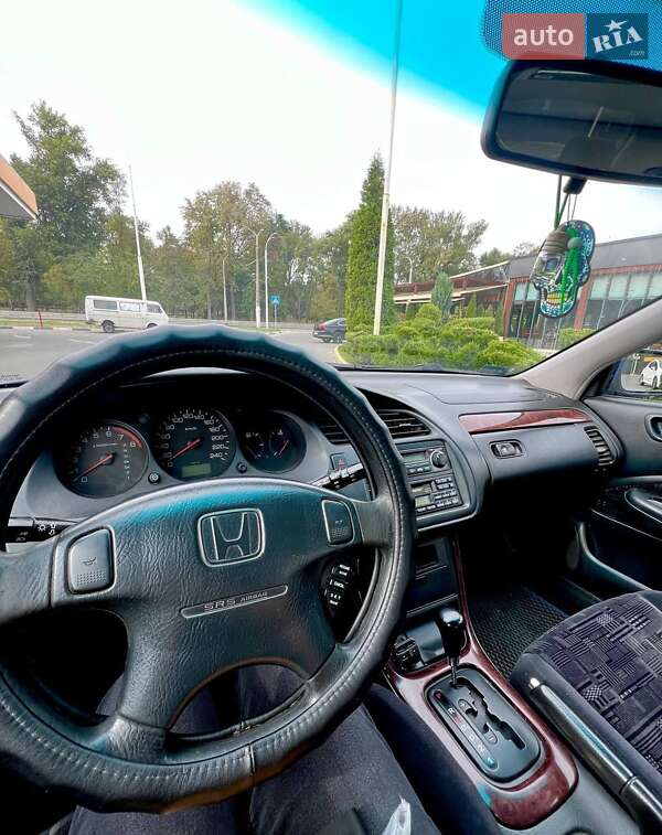 Лифтбек Honda Accord 2000 в Днепре