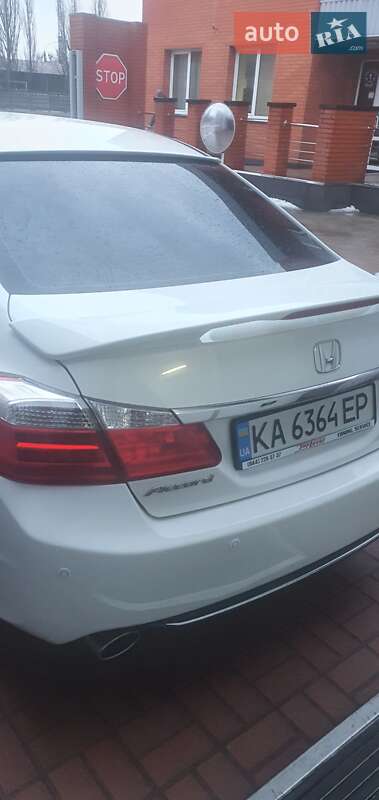 Седан Honda Accord 2013 в Києві