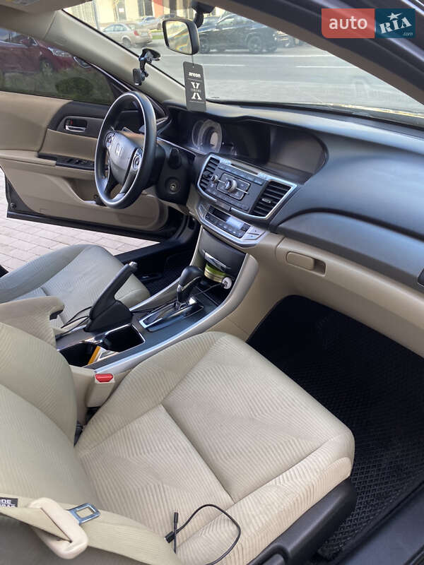 Седан Honda Accord 2015 в Киеве