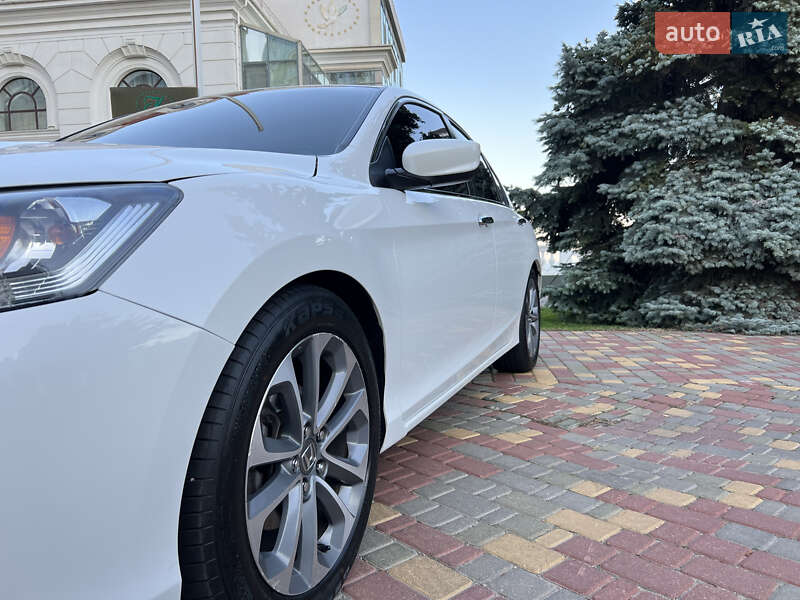Седан Honda Accord 2015 в Одессе