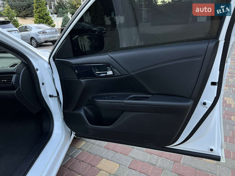 Седан Honda Accord 2015 в Одессе
