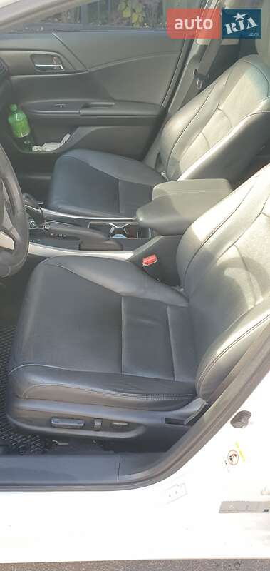 Седан Honda Accord 2013 в Києві