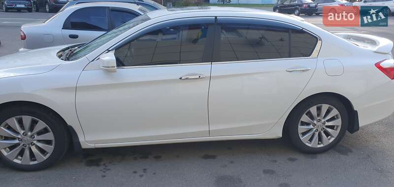 Седан Honda Accord 2013 в Києві