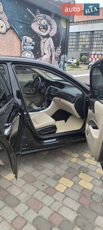 Седан Honda Accord 2016 в Луцьку