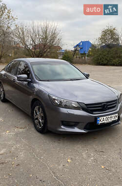 Седан Honda Accord 2013 в Киеве