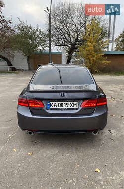 Седан Honda Accord 2013 в Киеве