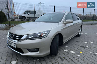 Седан Honda Accord 2014 в Чернівцях