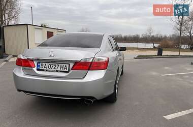 Седан Honda Accord 2013 в 