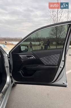 Седан Honda Accord 2013 в 