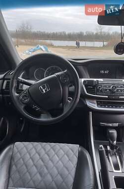 Седан Honda Accord 2013 в 