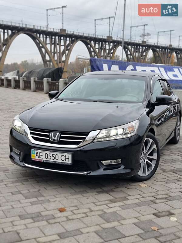 Седан Honda Accord 2013 в Дніпрі