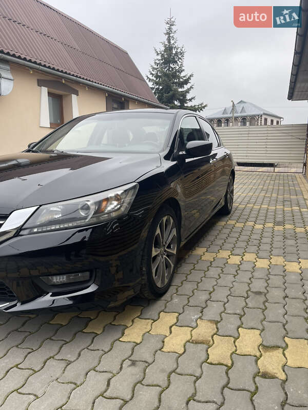 Седан Honda Accord 2015 в Ивано-Франковске