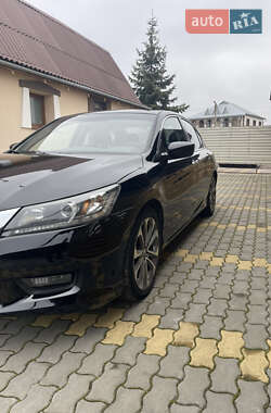 Седан Honda Accord 2015 в 