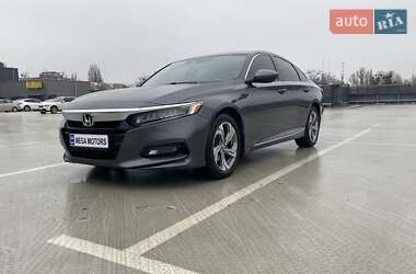 Седан Honda Accord 2018 в Киеве