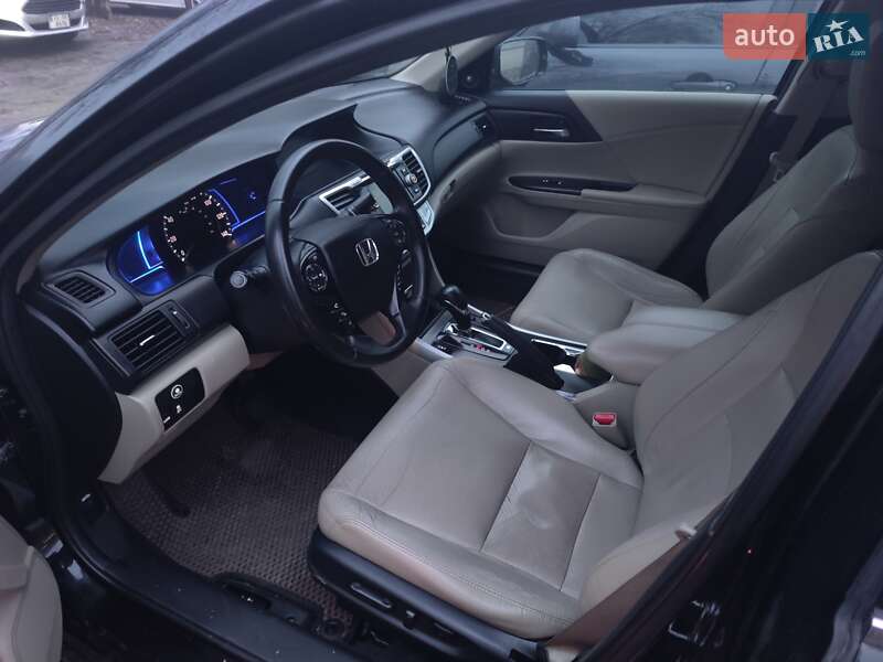 Седан Honda Accord 2015 в Днепре